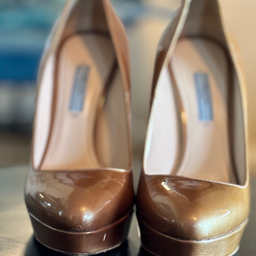 Prada Women's Bronze-Gold Leather Pumps - Picture 4 of 12